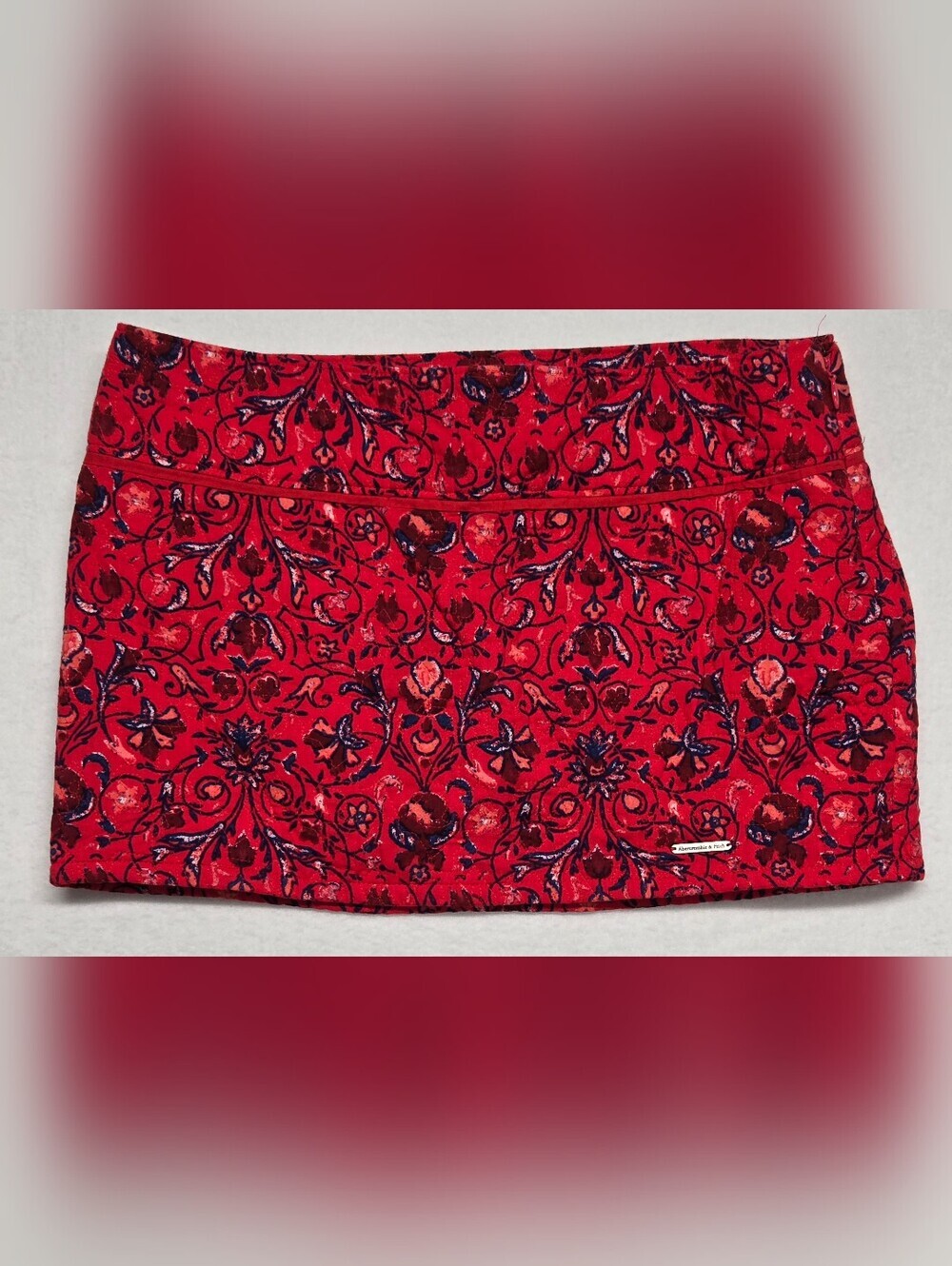 Abercrombie & Fitch 00 W24 Red Quilted Micro Mini Skirt Floral